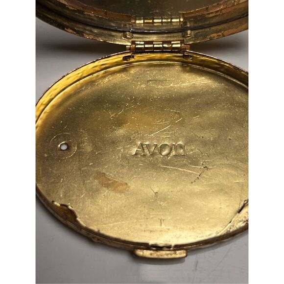 Vtg AVON Brocade Metal Refillable Ladies Powder Compact w Hinged Lid Empty - Picture 4 of 8